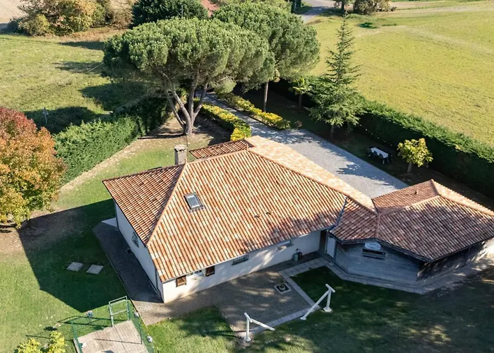 Maison 4 Pour 8 Personnes * Ségos